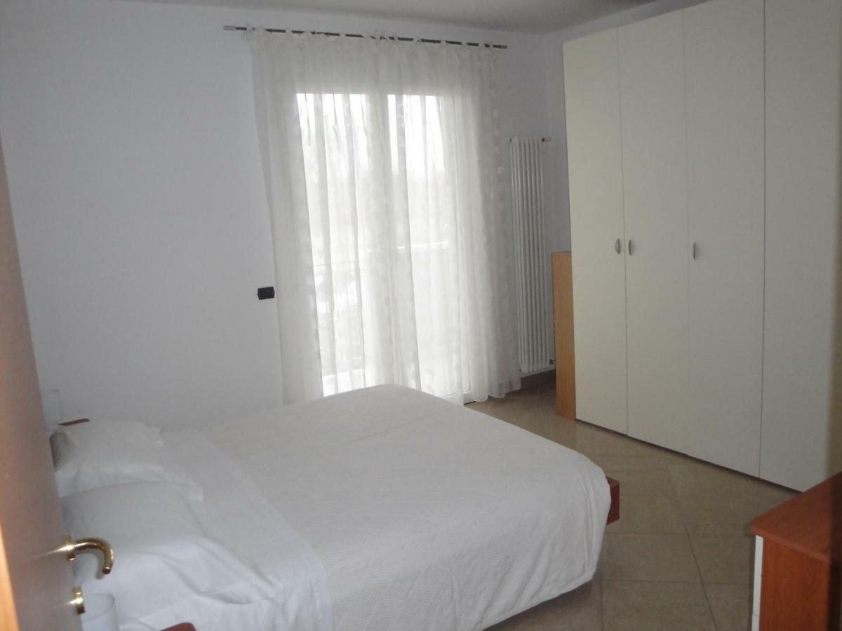Aloe Beach Apartments, Ombrellone, Parcheggio E Uso Di Biciclette Gratis Ріміні Екстер'єр фото