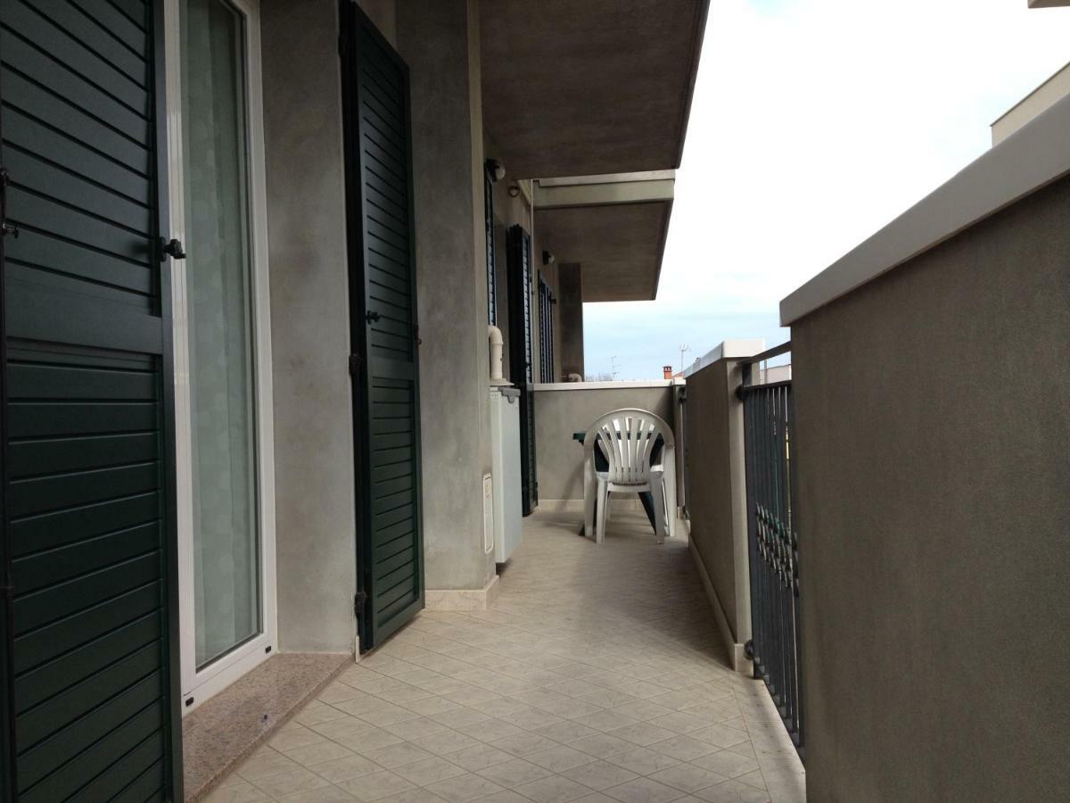 Aloe Beach Apartments, Ombrellone, Parcheggio E Uso Di Biciclette Gratis Ріміні Екстер'єр фото
