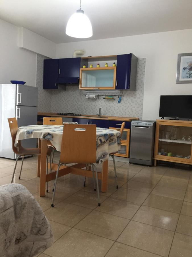 Aloe Beach Apartments, Ombrellone, Parcheggio E Uso Di Biciclette Gratis Ріміні Екстер'єр фото